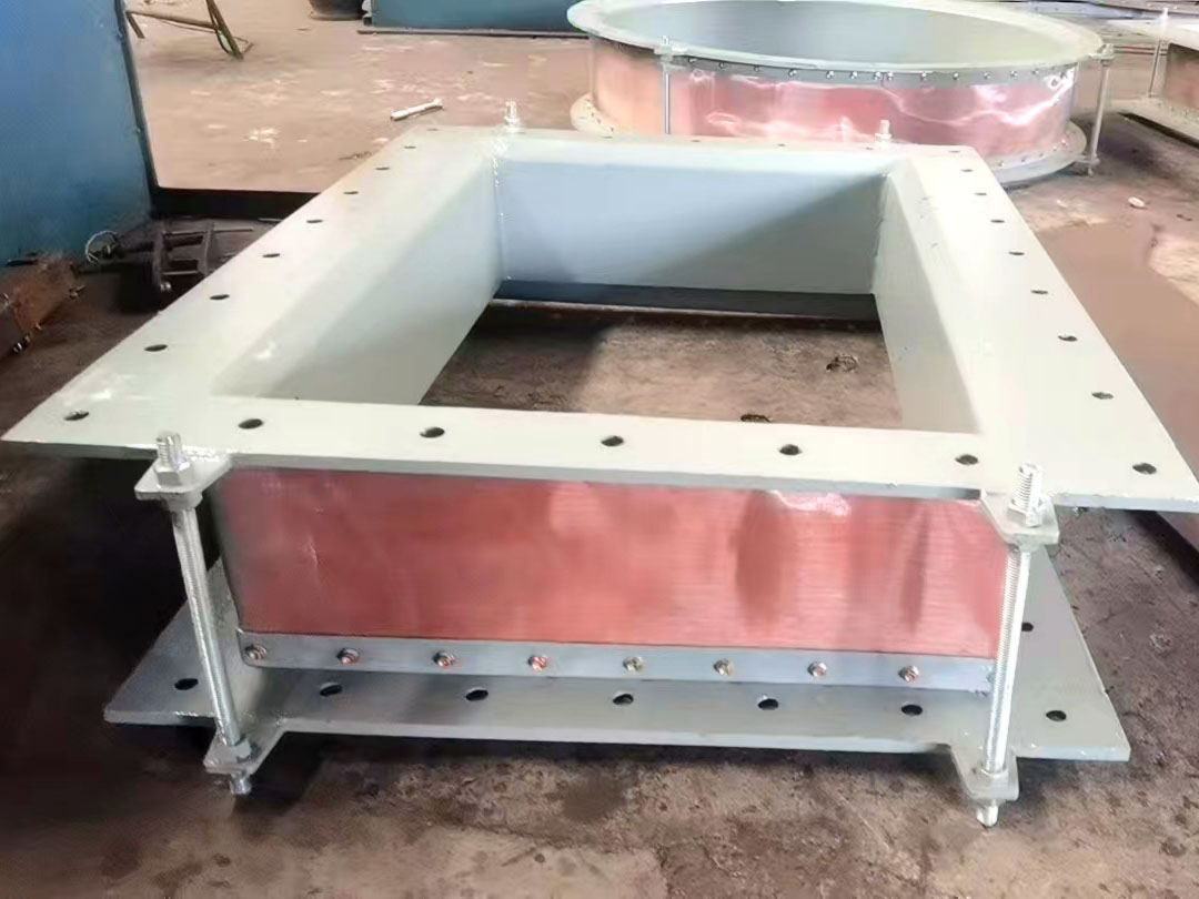 Engineering Custom Reducing Fabric Expansion Joints Through Precision Alignment Engineering Custom Reducing Fabric Expansion Joints Through Precision Alignment 图5 矩形补偿器 正视